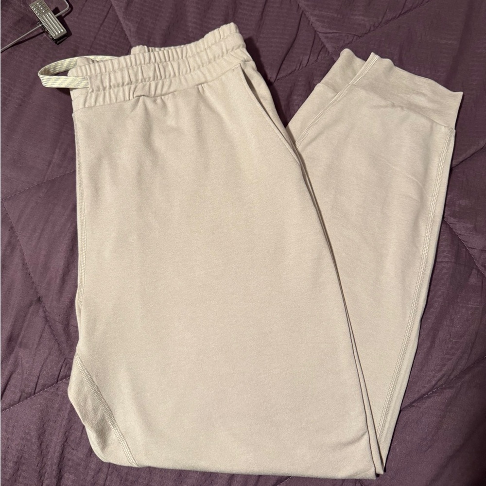 NWOT VUORI PERFORMANCE JOGGERS
